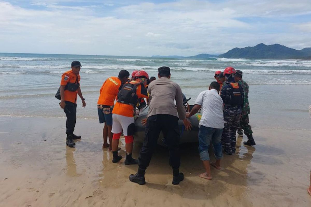 Terseret arus di Aceh Besar, Basarnas cari remaja 15 tahun hilang