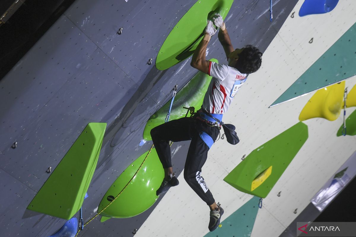 Atlet Raviandi mengesankan di IFSC Climbing World Cup Jakarta 2022