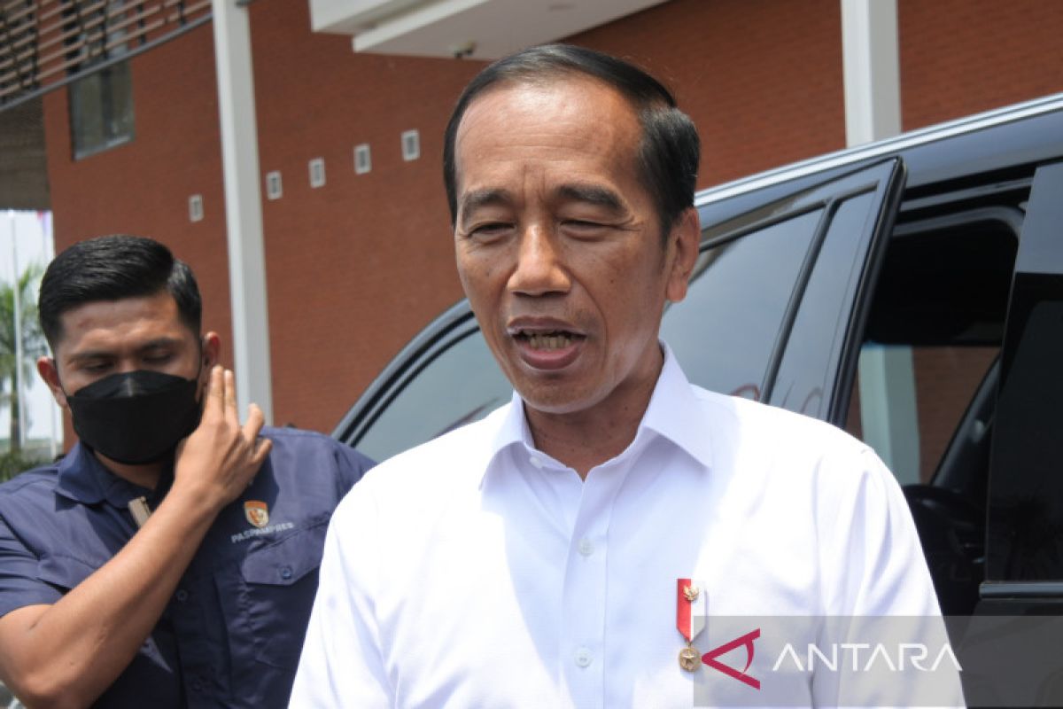 Presiden Jokowi minta Lukas Enembe hormati panggilan KPK