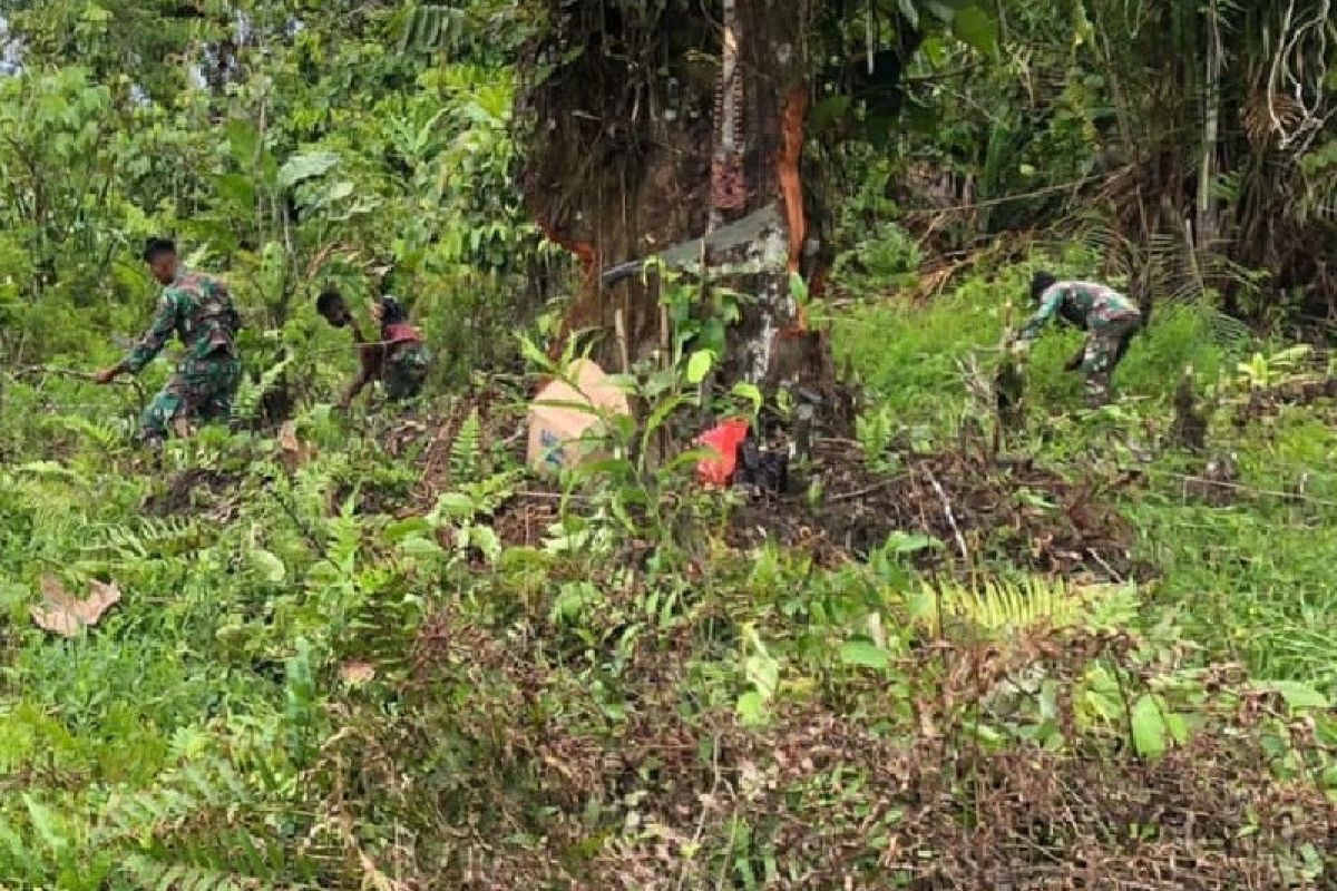 Kodim Yahukimo buka lahan pertanian di Batas Batu Kabupaten Nduga