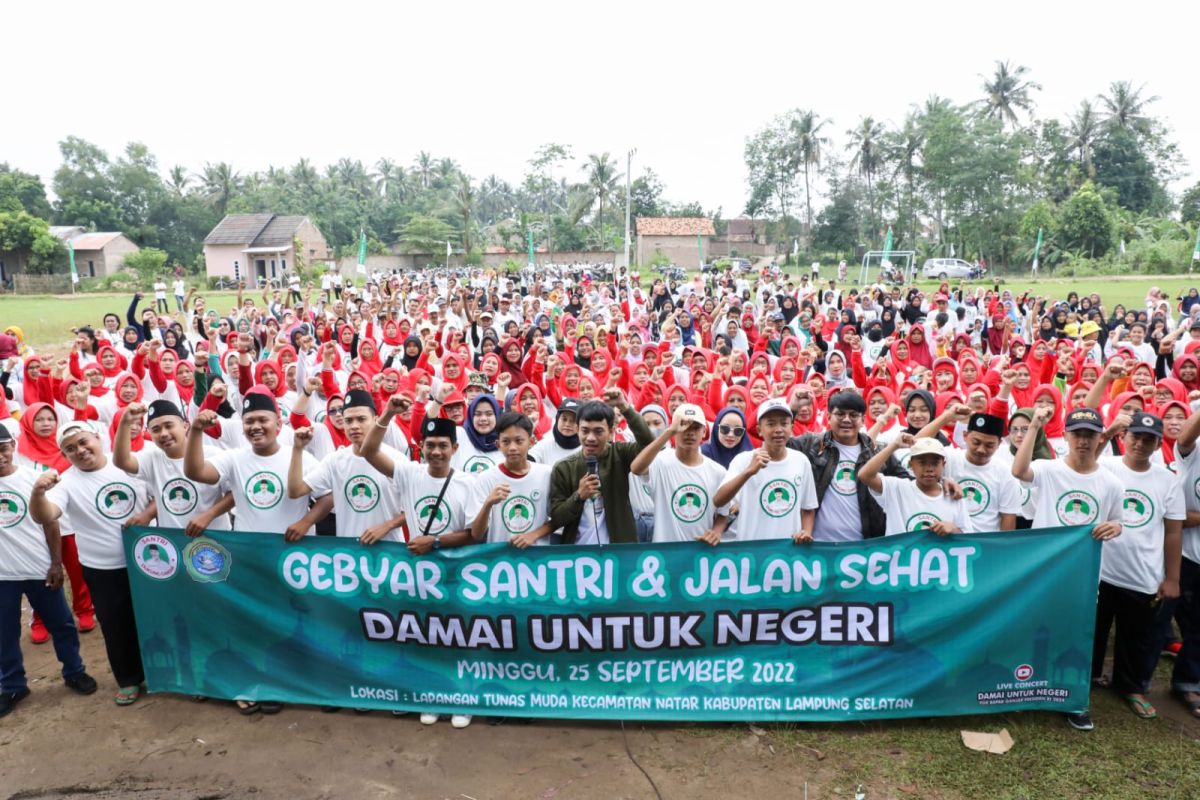 Ribuan santri dan masyarakat Lampung Selatan suarakan dukungan ke Ganjar