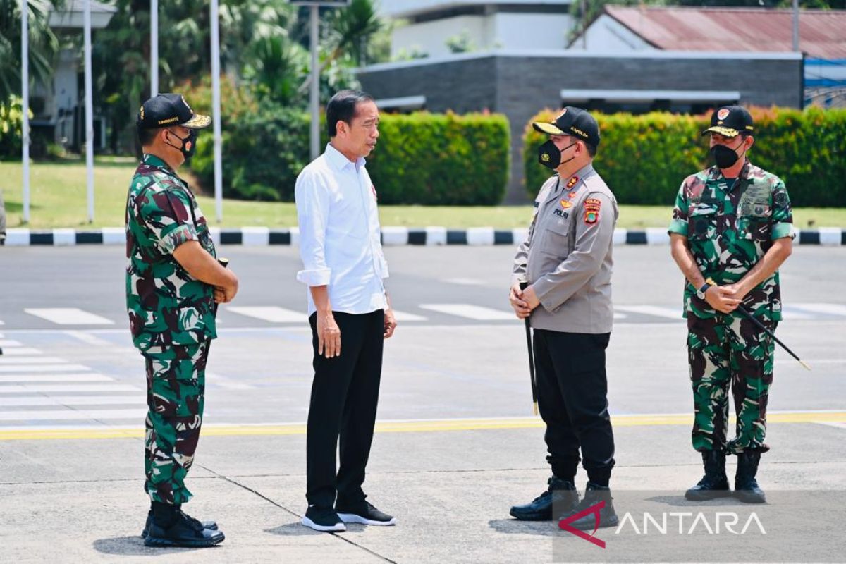 Presiden kunjungi Sultra-Malut lihat langsung penyaluran Bansos