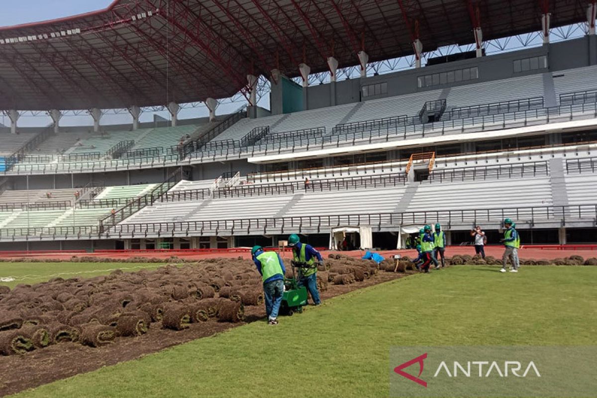 DPRD Surabaya pertanyakan kualitas rumput GBT belum standar FIFA