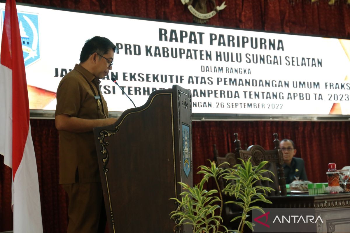 Wabup HSS berikan jawaban pemandangan umum fraksi-fraksi DPRD