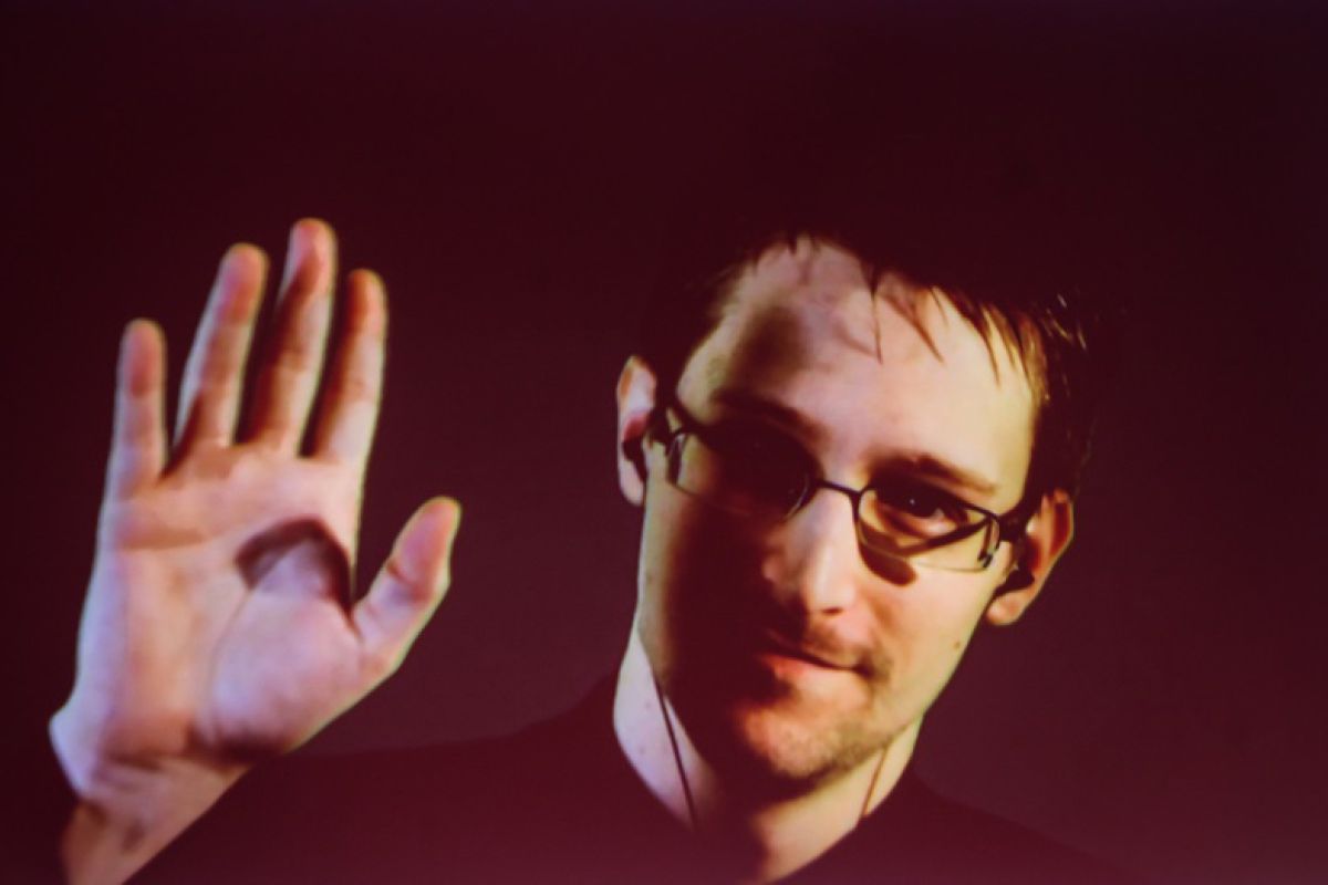 Edward Snowden kantongi kewarganegaraan Rusia