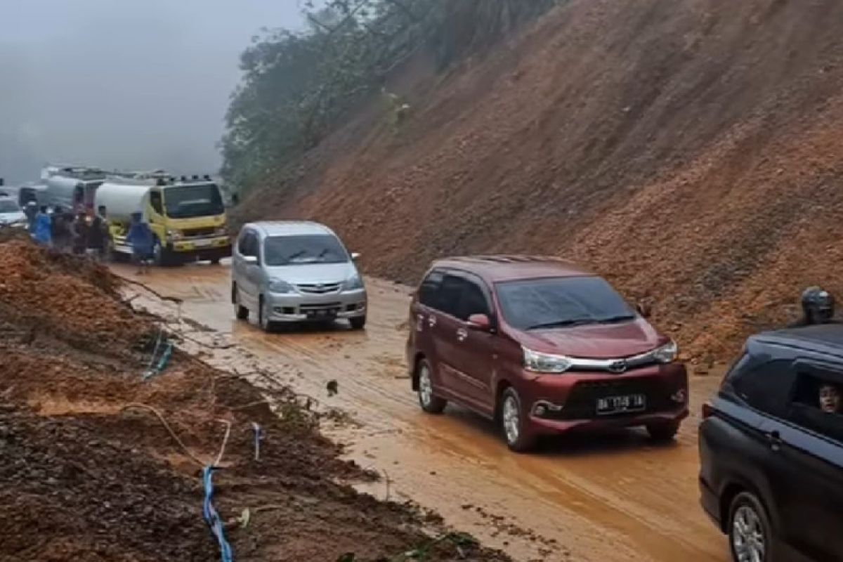 Komisi V DPR RI : Belum ada pembahasan soal flyover Sitinjau Lauik