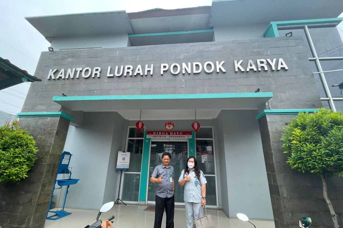 Petugas Jasa Raharja Melaksanakan Kunjungan ke Kantor Kelurahan Pondok Karya - Tangerang Selatan