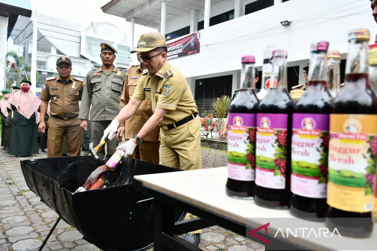 Pemko Banda Aceh musnahkan BB miras, ini lokasi sitaannya