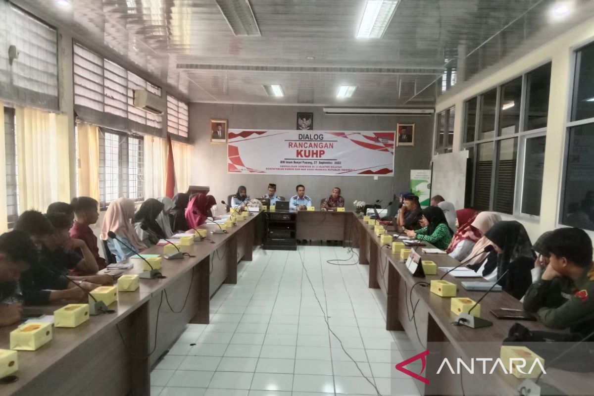 Kemenkumham Sumbar himpun aspirasi publik lewat Dialog RUU KUHP