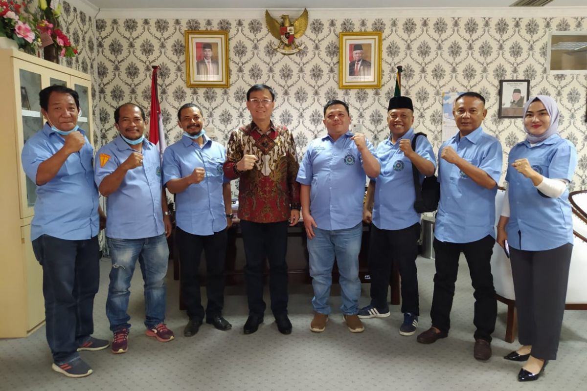 DPRD Medan minta  federasi serikat buruh atasi pengangguran terbuka