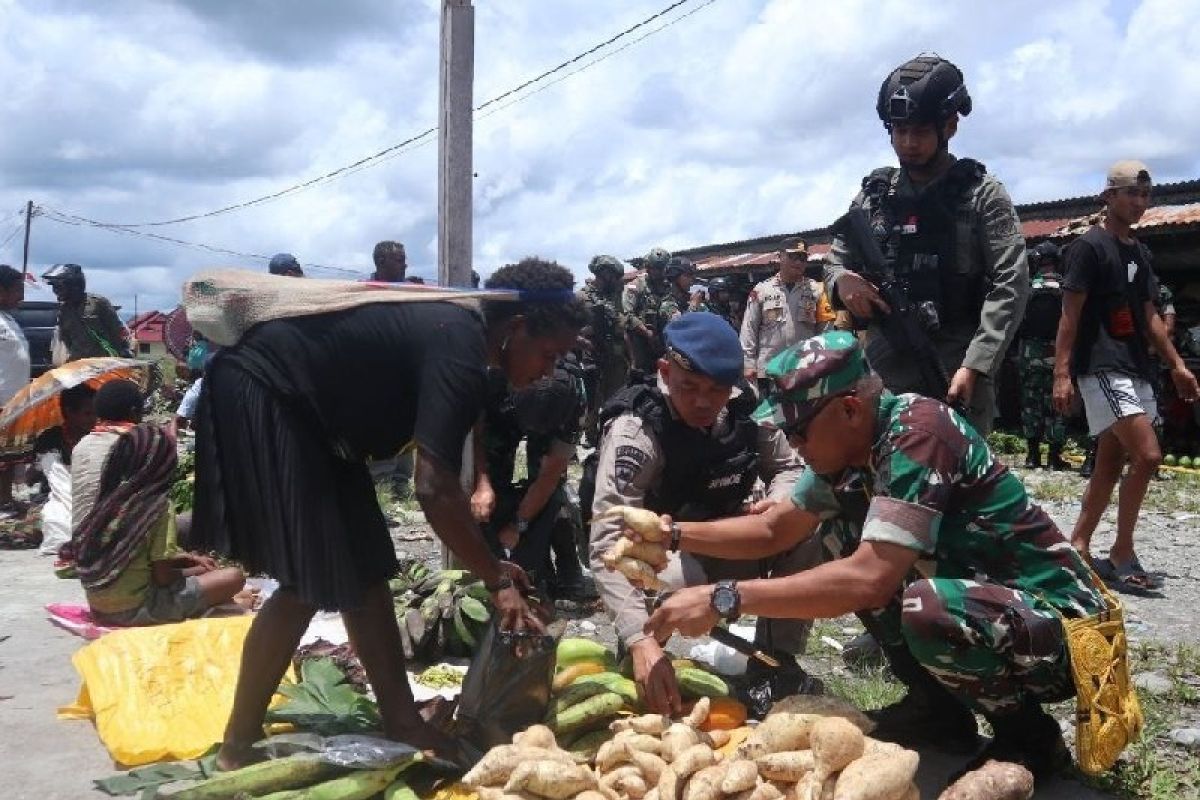 Pangdam XVII/Cenderawasih tinjau pembangunan kodim persiapan di Kenyam