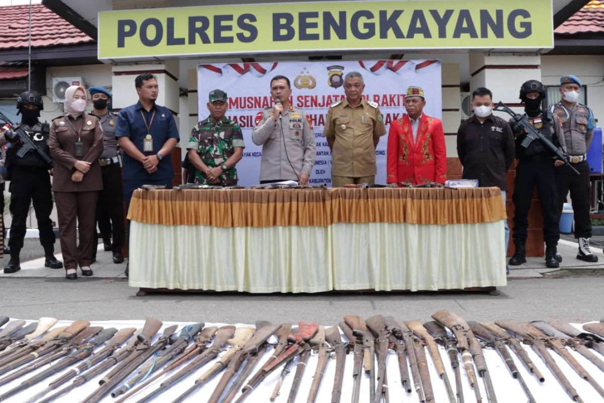 Masyarakat Bengkayang dapat apresiasi karena ikut pelihara kamtibmas