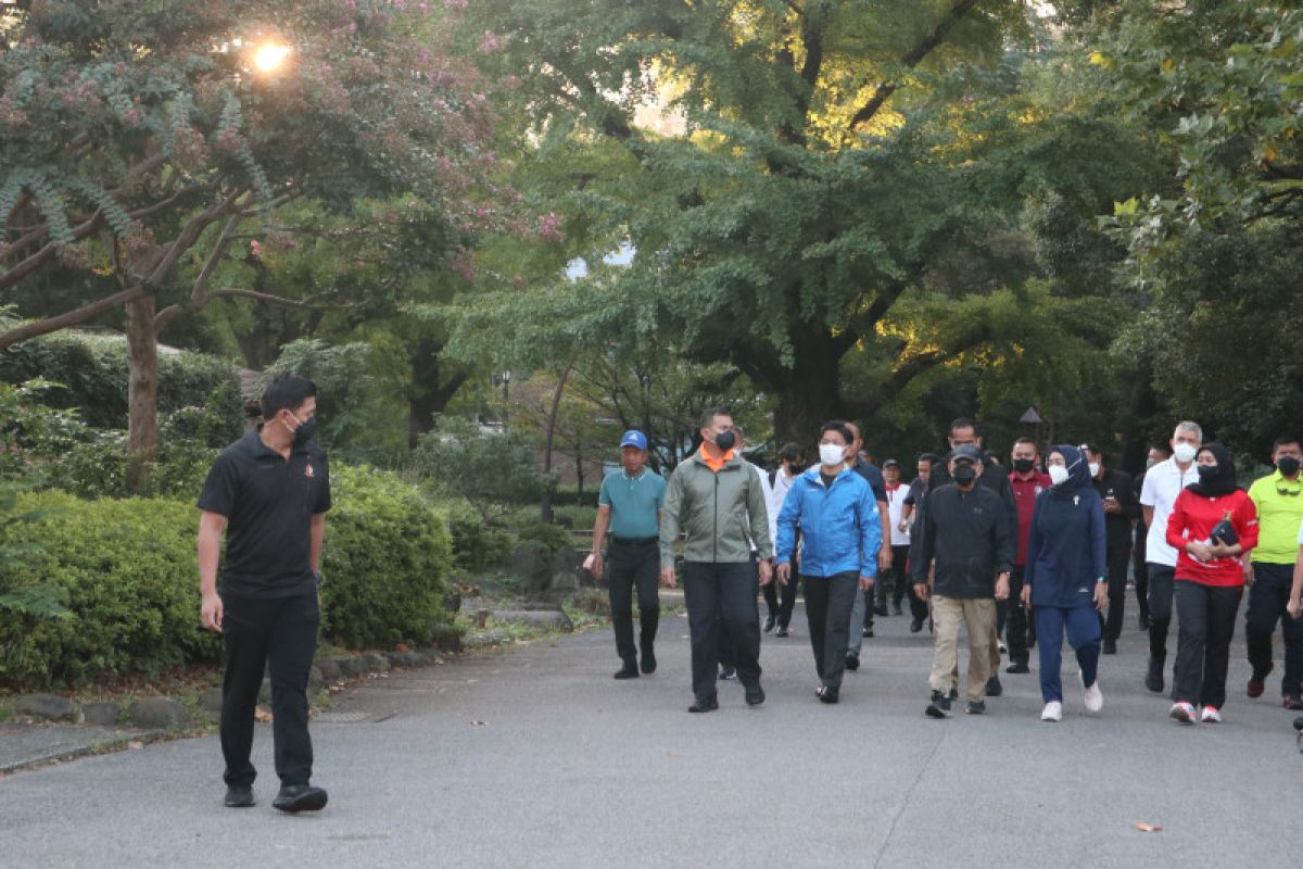 Wapres Ma'aruf Amin sempatkan jalan pagi di Hibiya Park dalam kunjungannya ke Jepang