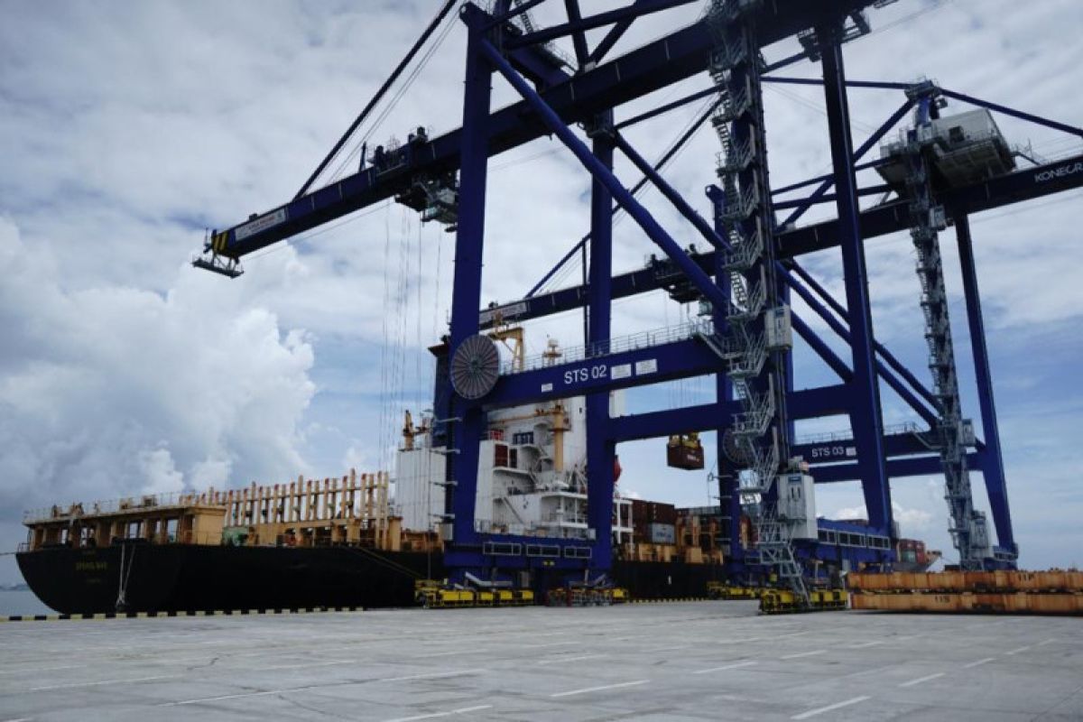 Pelabuhan Kuala Tanjung disiapkan jadi "transshipment port"