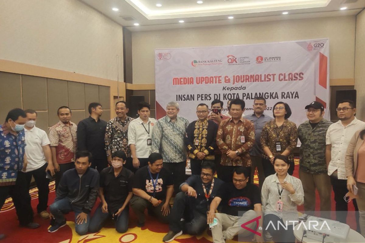 OJK dorong industri jasa keuangan di Kalteng tak menghindari wartawan