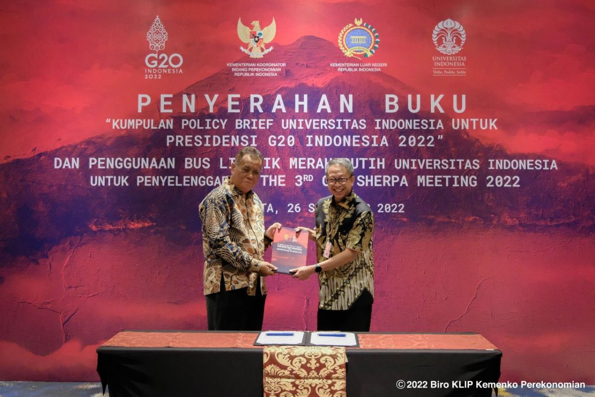 UI serahkan "Policy Brief" dan bus listrik guna dukung Presidensi G20