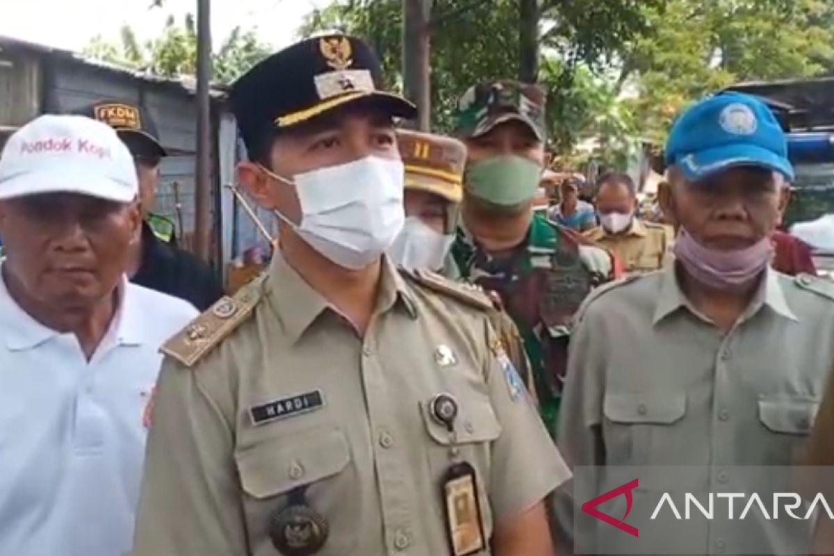 Pemkot Jaktim gelar penghijauan di saluran Kanal Banjir Timur