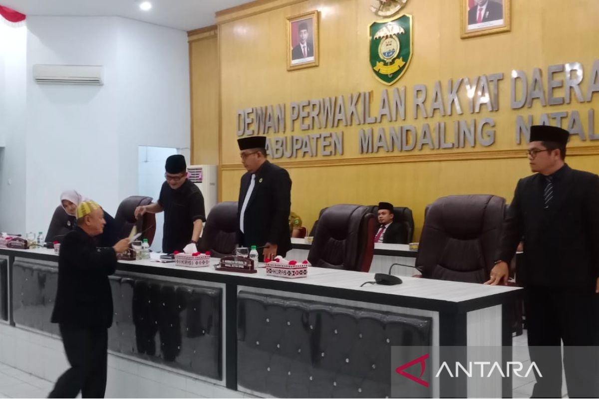 Fraksi Golkar berikan sejumlah catatan terhadap pengantar nota keuangan R-APBD Madina