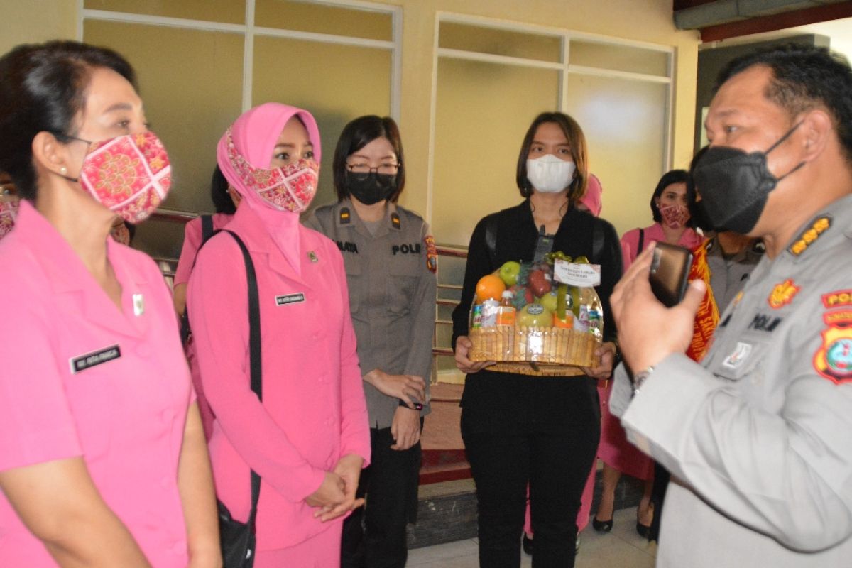 RS Bhayangkara Medan lakukan operasi bedah plastik pasien anak luka bakar
