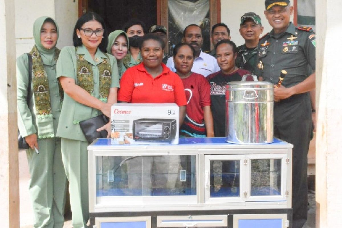 Korem 172/PWY membantu promosikan produk  mama-mama Papua