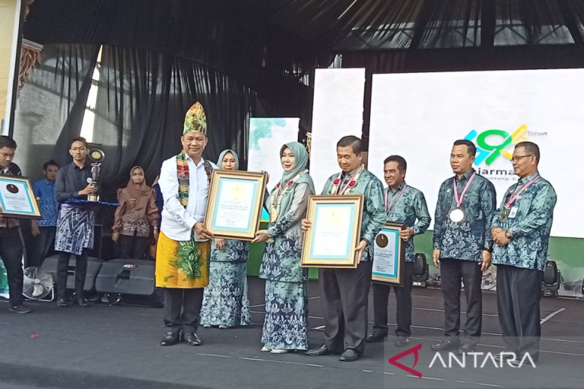 Harjad ke-496 Banjarmasin pecahkan rekor edukasi Sasirangan massal