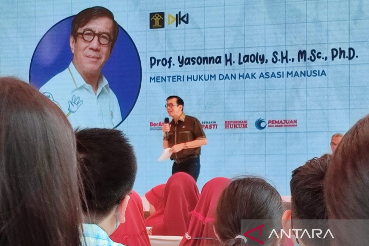 Menkumham Yasonna motivasi pelajar di Makassar ciptakan karya intelektual