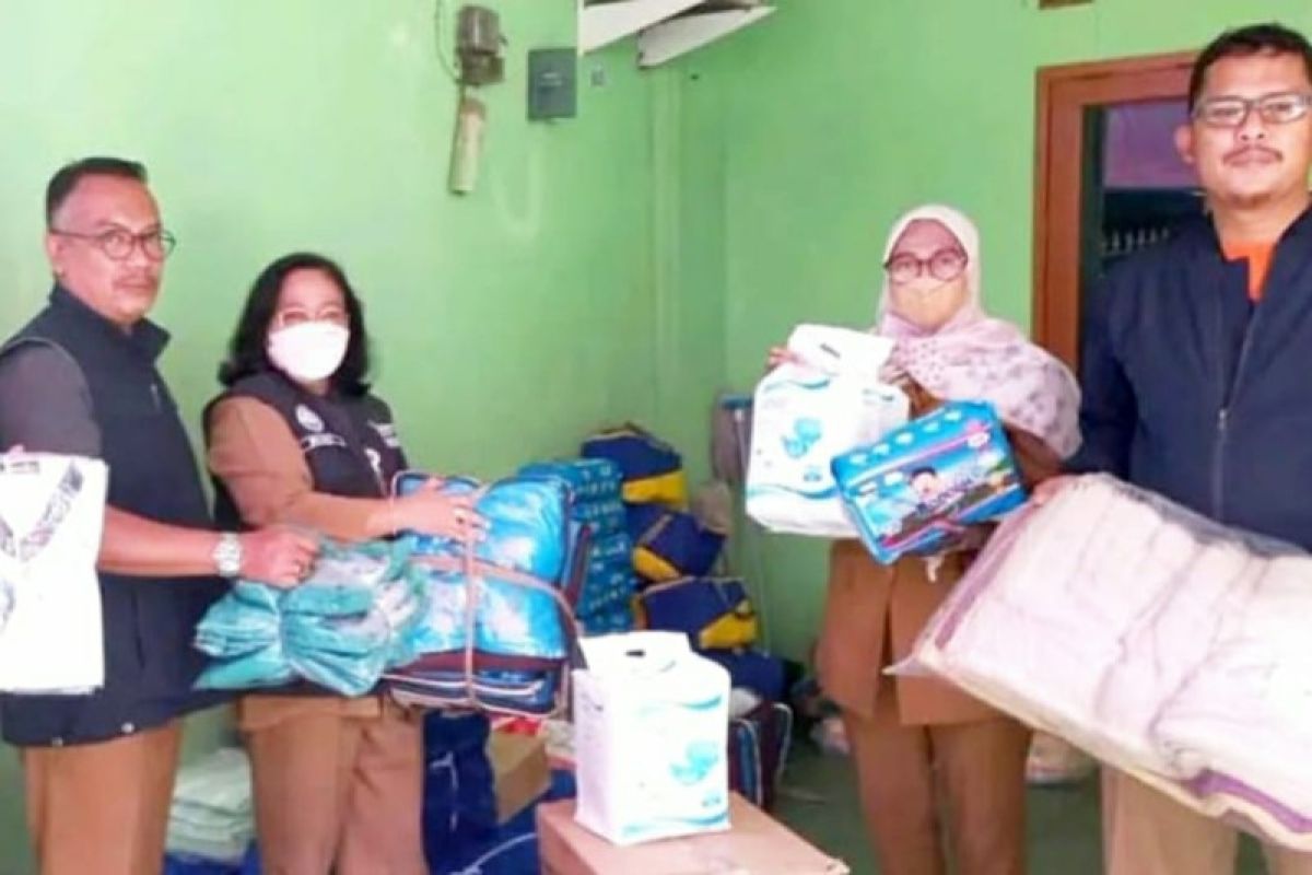 Sudinsos Jakpus beri bantuan logistik korban kebakaran di Cikini