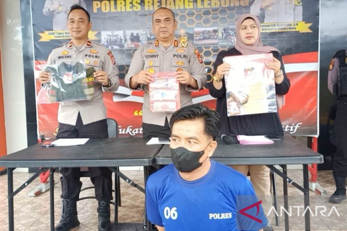 Polisi menangkap seorang wartawan terlibat pemerasan kelompok tani