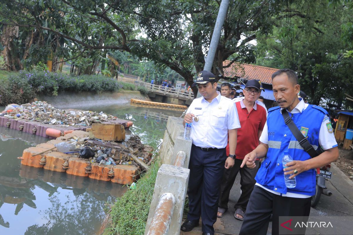 Wali Kota Tangerang imbau masyarakat tidak buang sampah sembarangan ke kali
