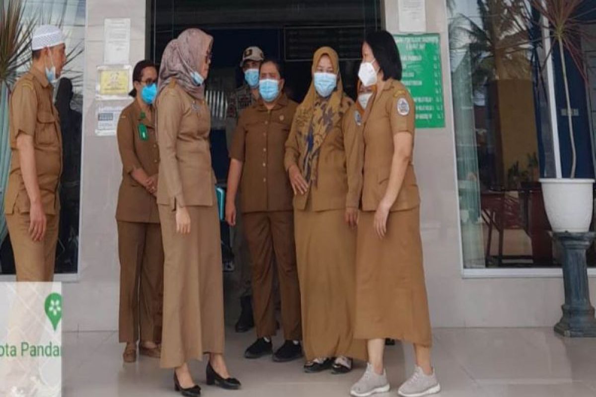 Tingkatkan pelayanan, Pj Bupati Tapteng sidak Disdukcapil dan RSUD Pandan