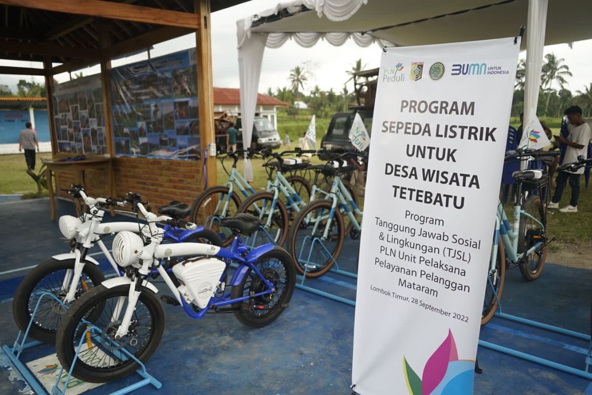 PLN bantu sepeda listrik desa nominasi "Best Tourism Village UNWTO 2021"