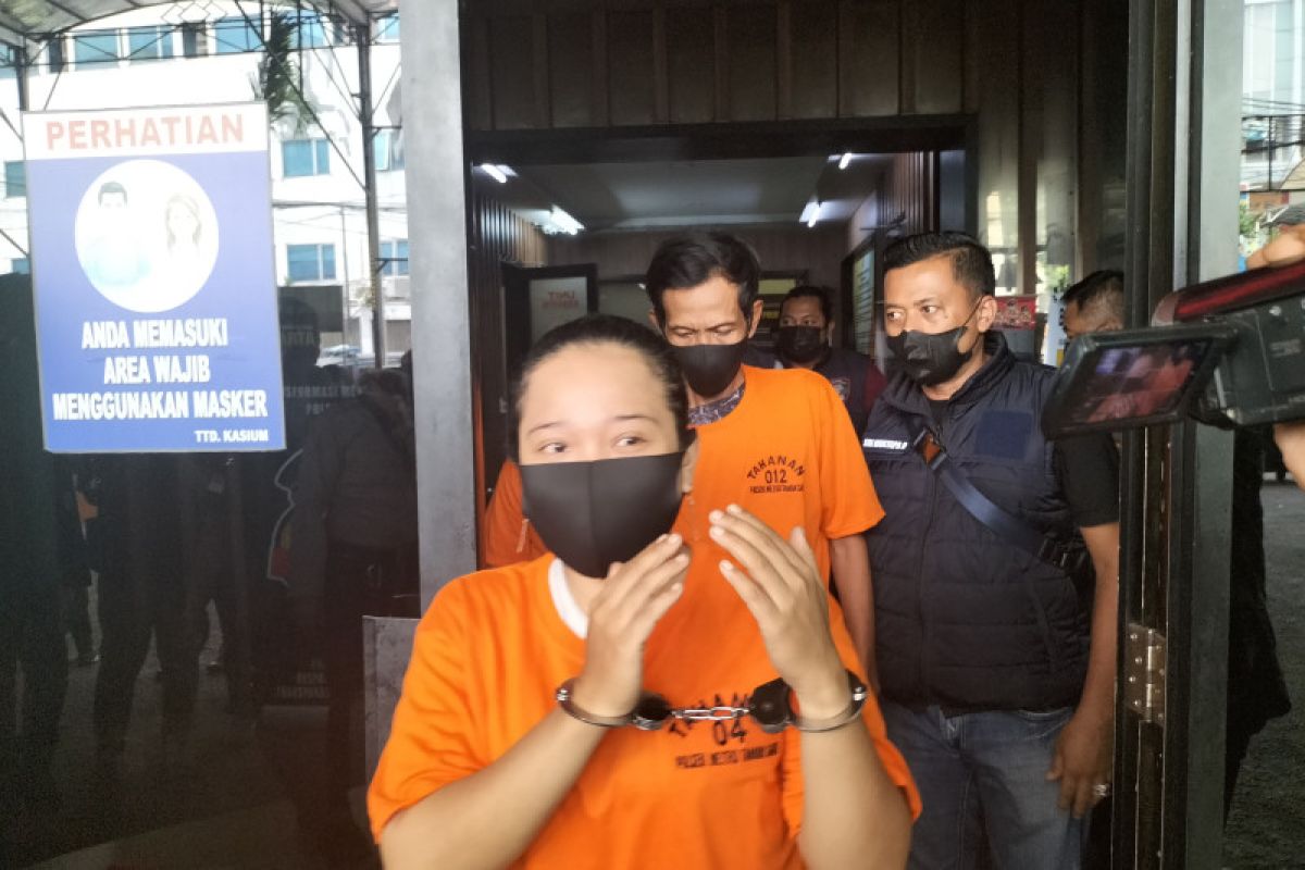 Polisi tangkap putri penyanyi dangdut karena terduga mencuri sepeda motor
