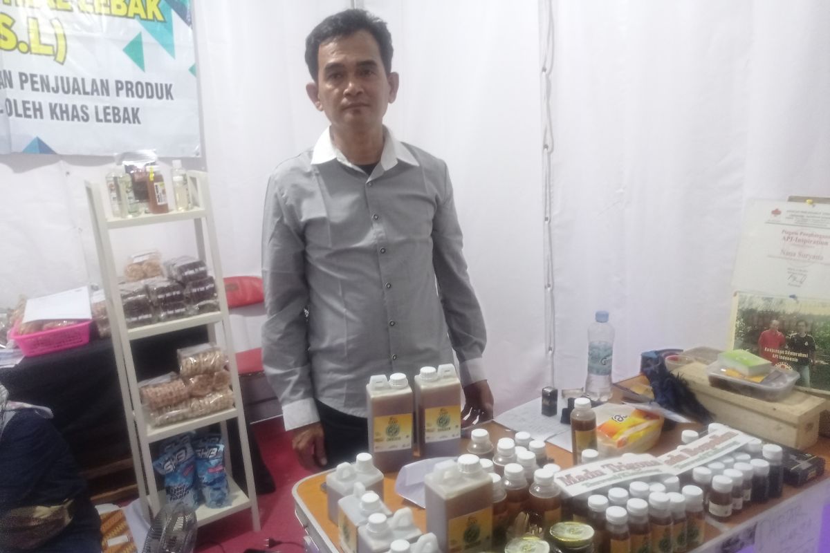 Bupati Lebak Iti Octavia ajak masyarakat beli produk UMKM lokal