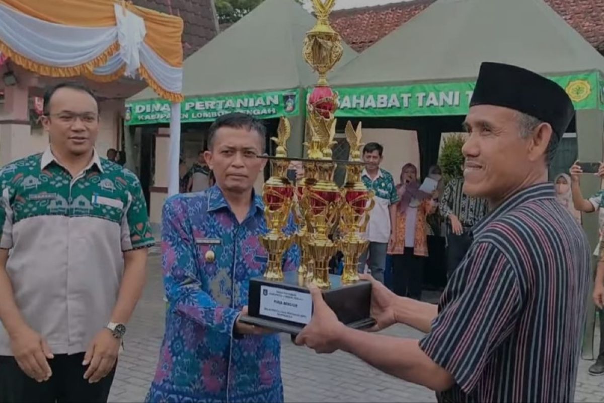 UPTD pertanian Desa Janapria raih piala bergilir 2022 di Lombok Tengah