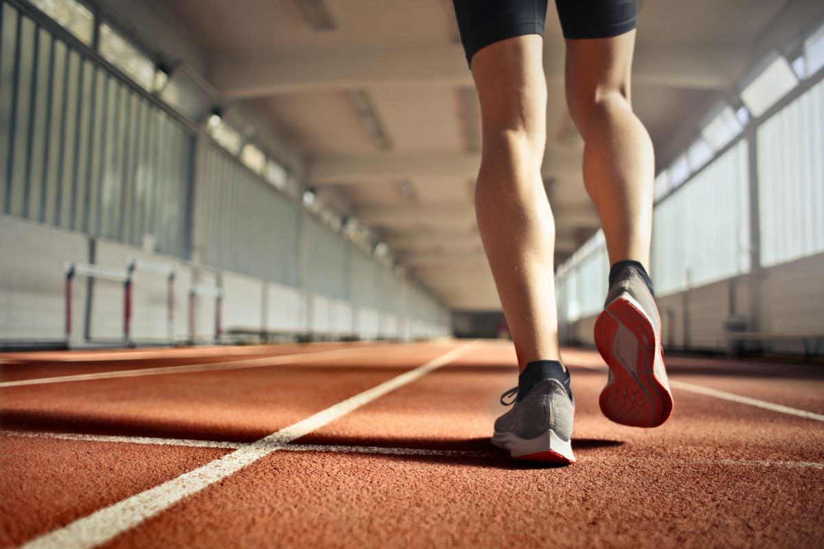 Berolahraga menggunakan tumit dapat menyebabkan nyeri pada kaki rata
