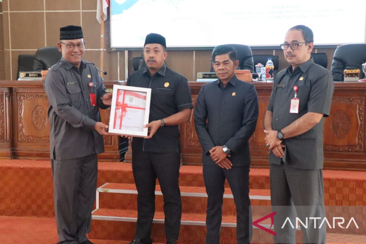 Pemkab Balangan sampaikan Raperda APBD tahun 2023