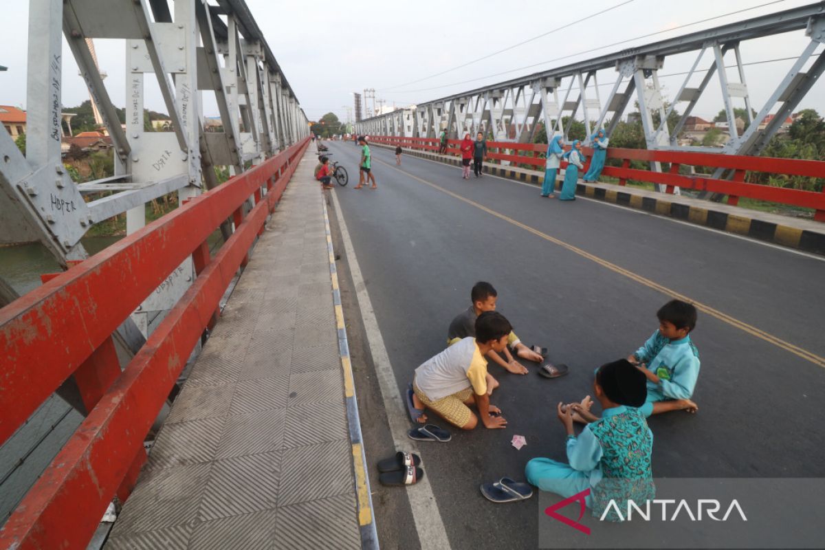 Jembatan Bandar Ngalim