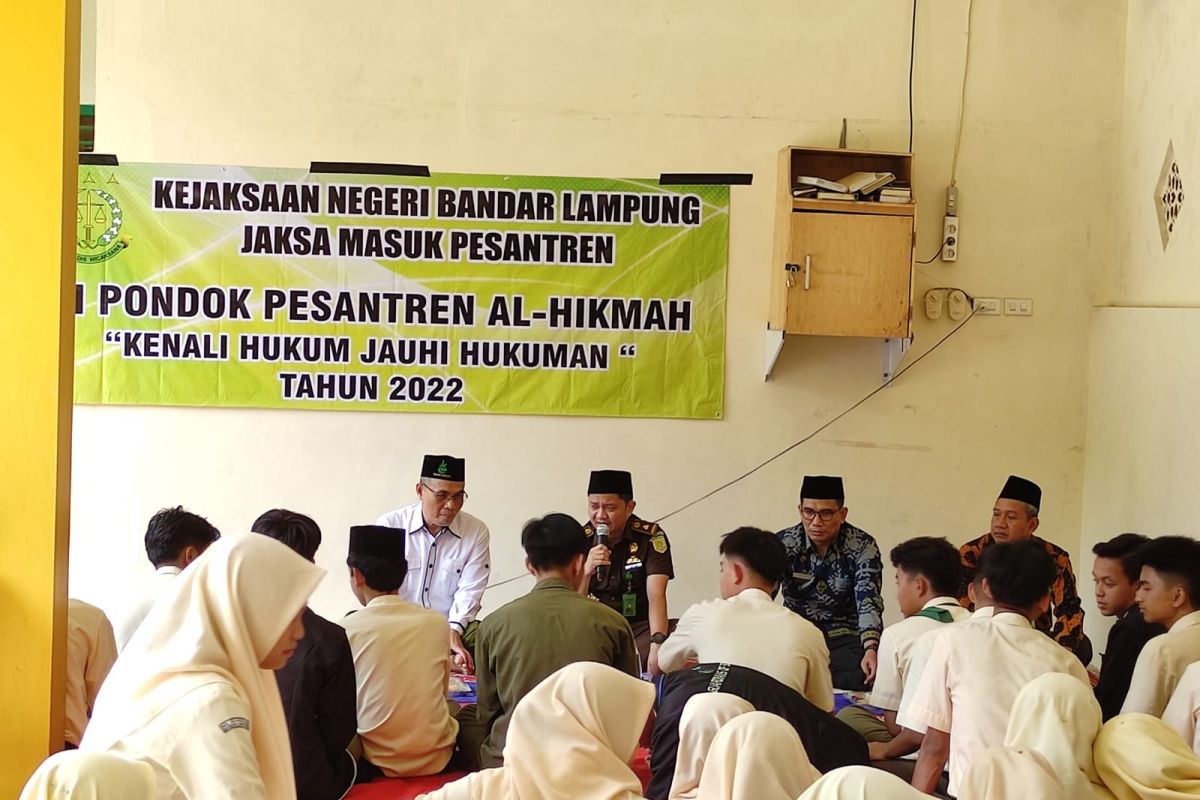 Jaksa berikan penyuluhan kepada santri cegah bahaya radikalismen dan terorisme