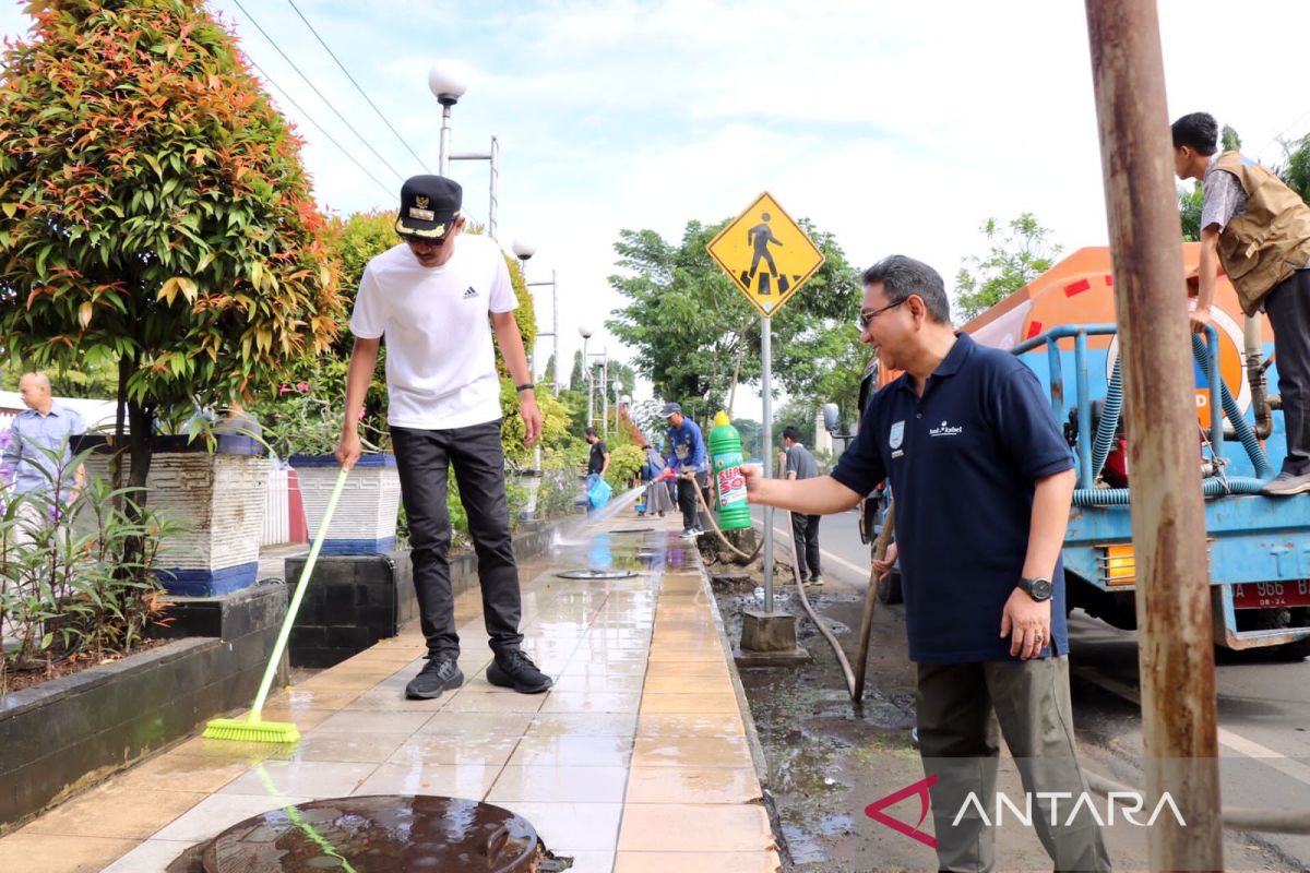 Saidi dorong budaya hidup bersih dan sehat di kalangan ASN