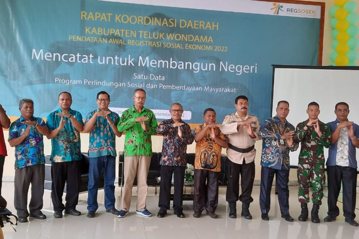 Wabup Wondama instruksikan aparatur dukung Regsosek 2022