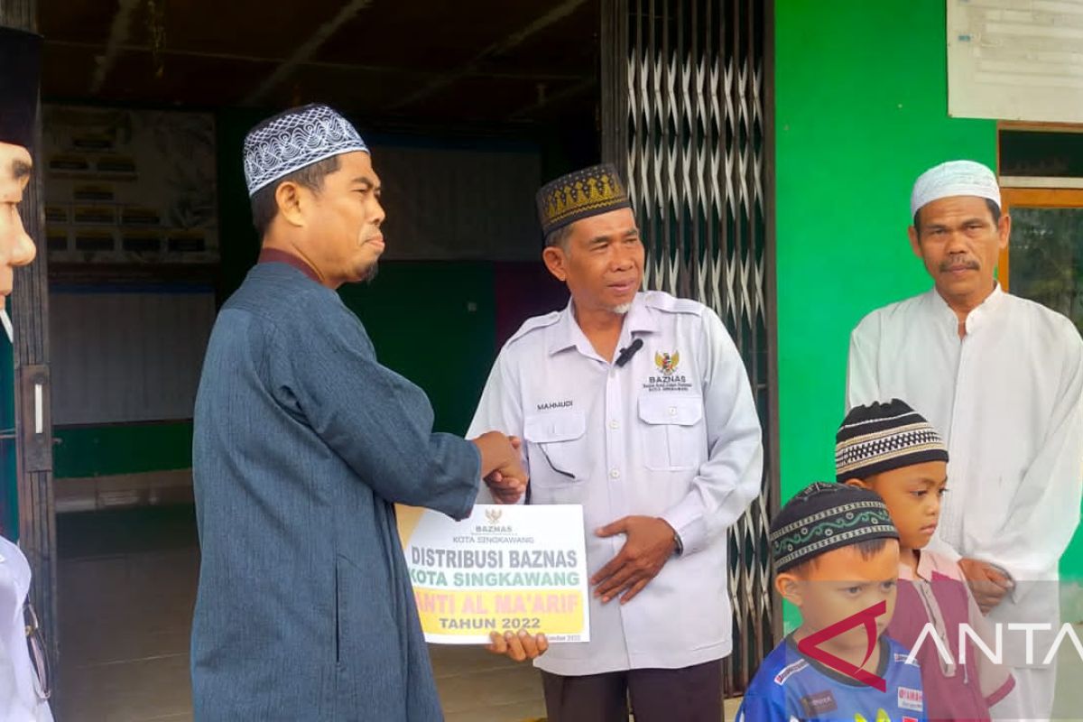 Baznas Kota Singkawang salurkan zakat ke panti asuhan dan rumah tahfidz