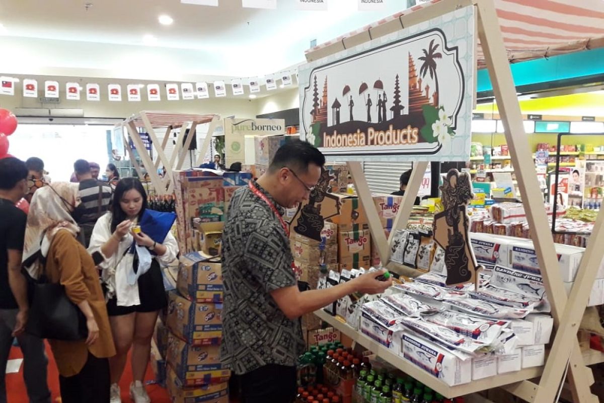 Bubur Pedas Sambas menjadi perhatian pengunjung di Taste of Asia di Kuching
