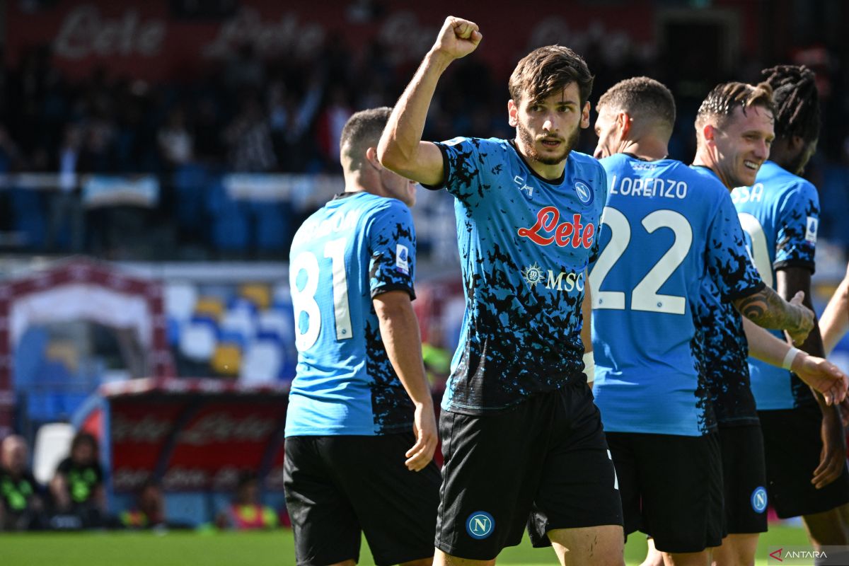 Tim Napoli amankan tiga poin usai kalahkan Torino 3-1