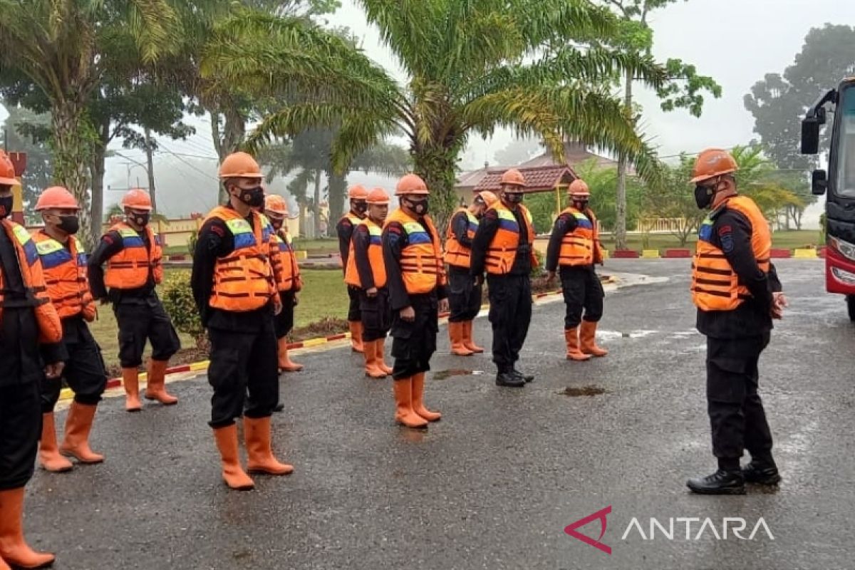 Polda Sumut turunkan personel Brimob bantu korban gempa di Taput