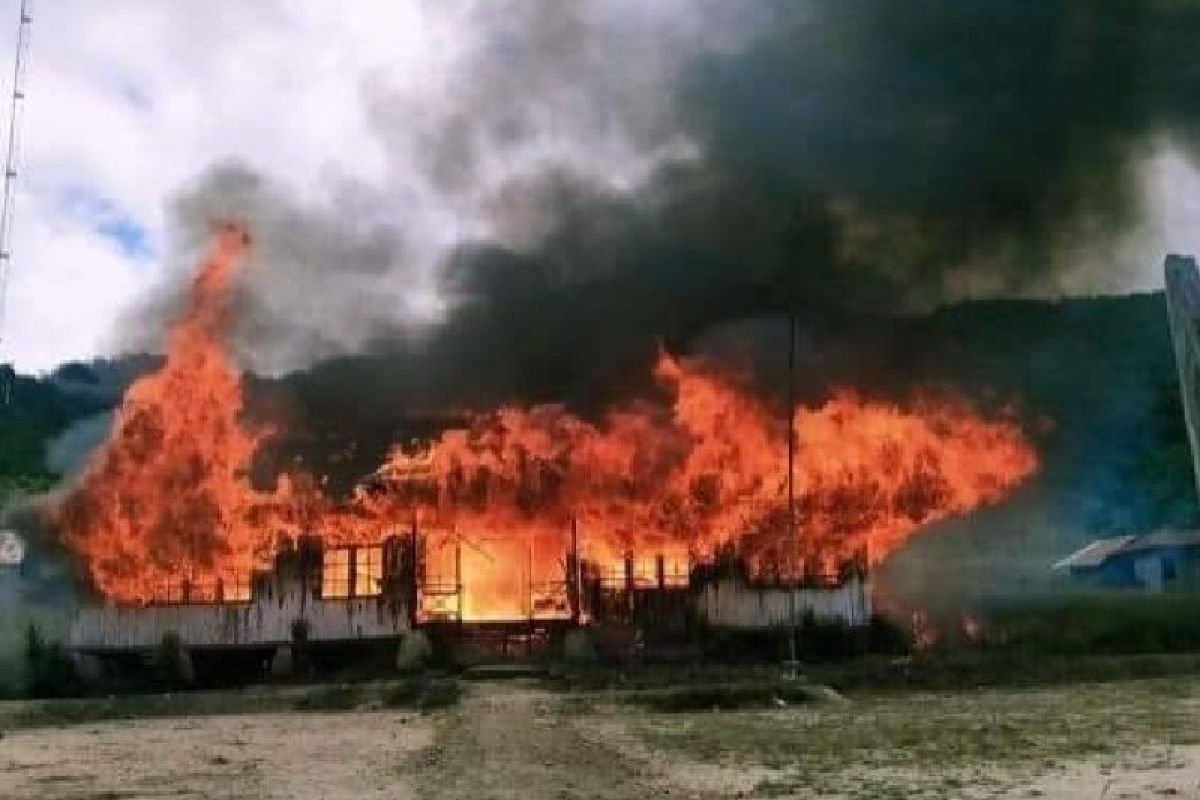 Polres Paniai selidiki kasus pembakaran Kantor Distrik Kebo