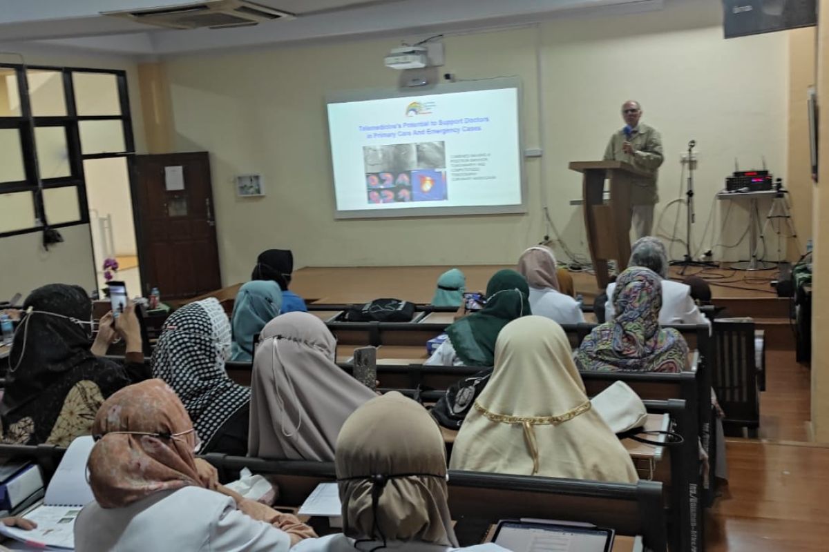 Pakar telemedisin Italia berbagi ilmu di FKIK Unismuh Makassar