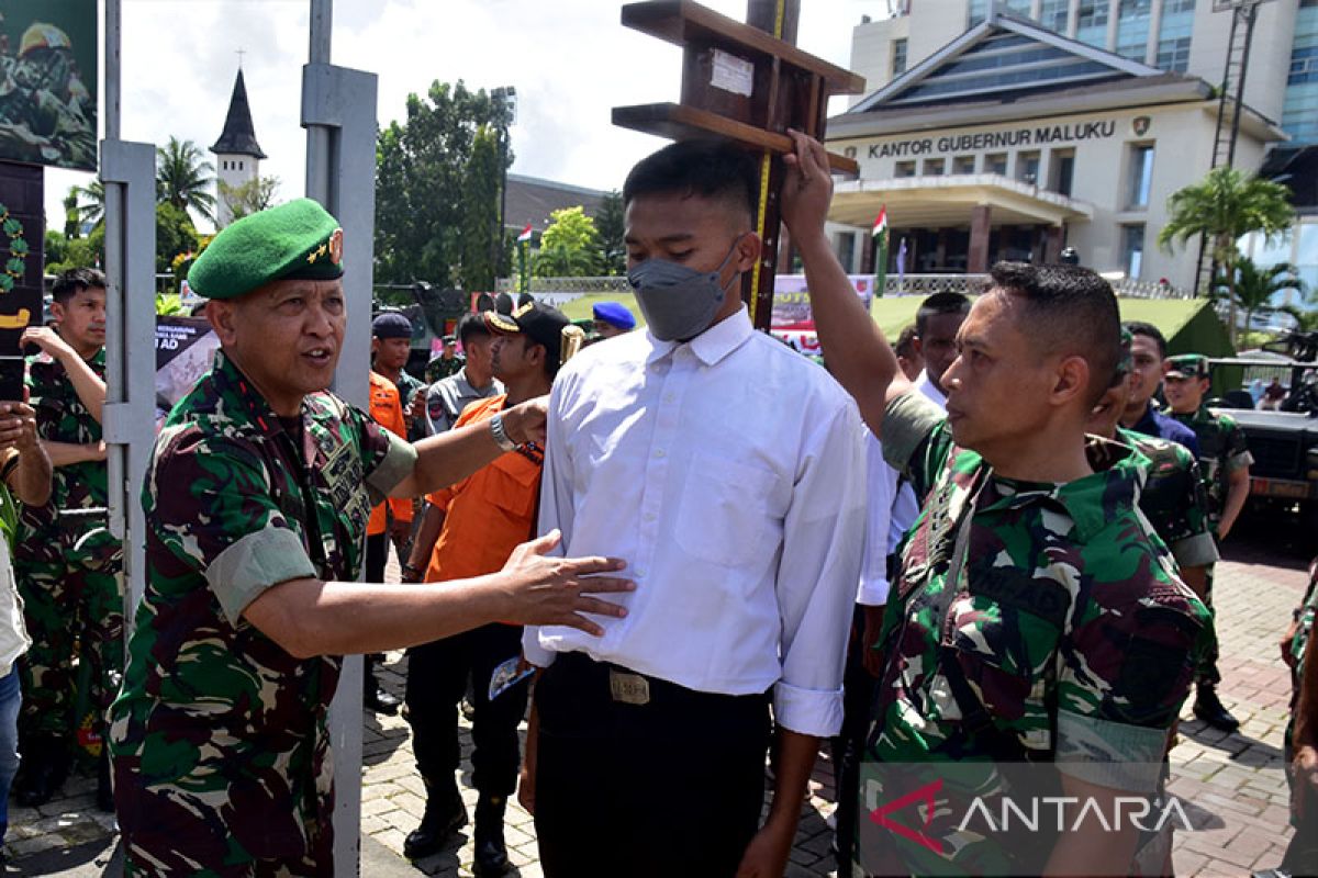 Panglima Kodam XVI/Pattimura nilai revisi syarat taruna untungkan Maluku