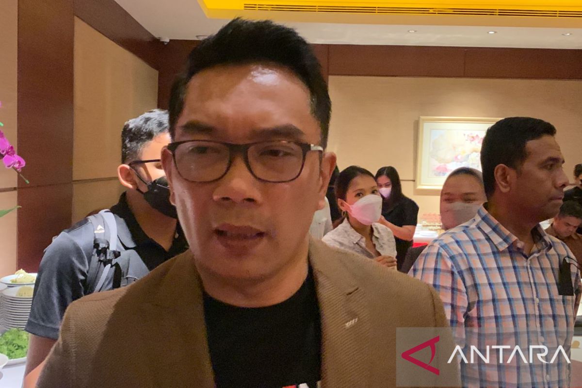 Ridwan Kamil setuju pemerintah yang hentikan kompetisi sepak bola