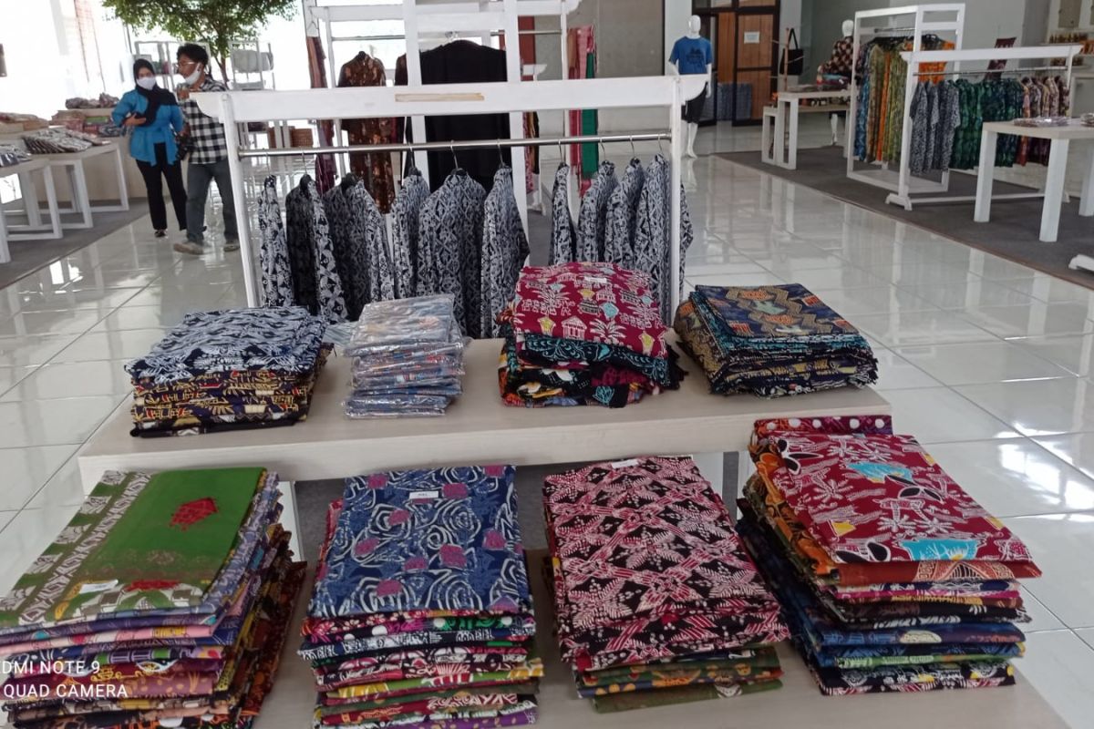 Kalangan generasi muda Lebak gemari produk batik UMKM lokal