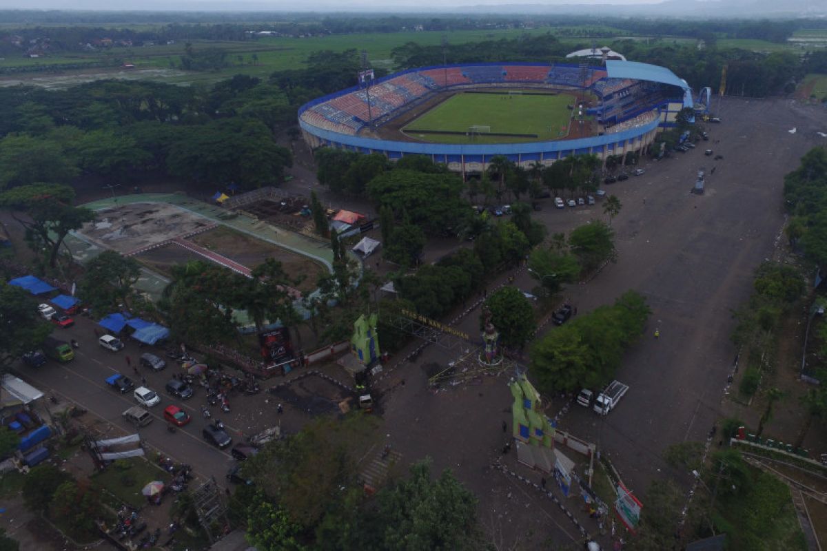 Cerita penjaga warung depan stadion saat tragedi Kanjuruhan